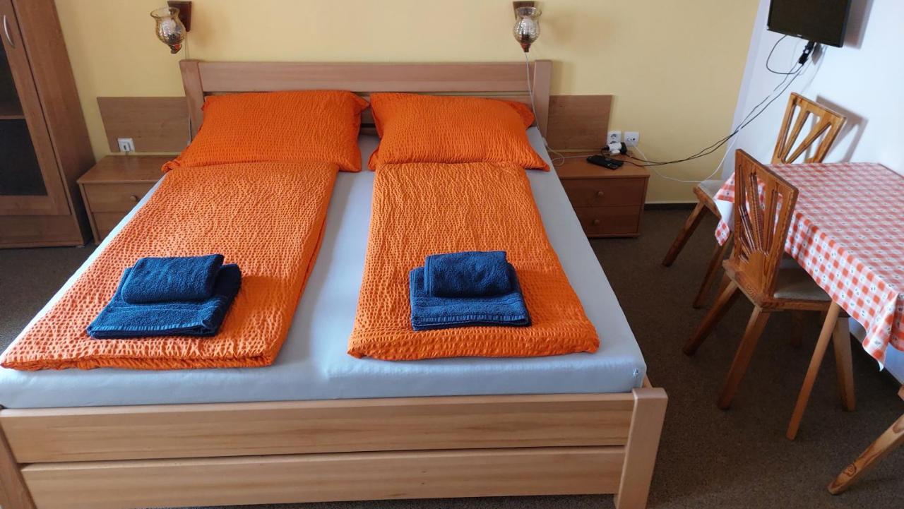 Hotel Rožmberská bašta Třeboň Esterno foto